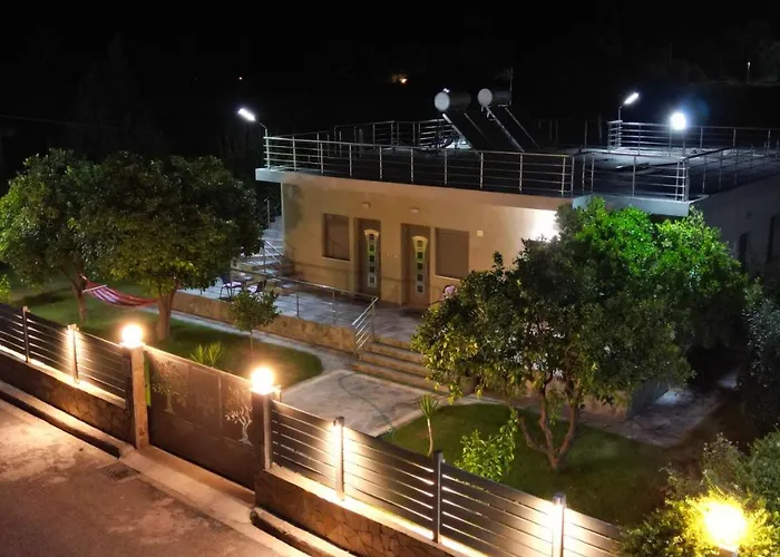 Апартаменты Irene' S Place